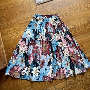 High waisted skirt
